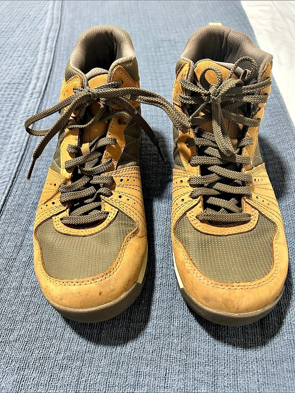 Oboz Waterproof Hiking Boots Brown & Gray - Womens size 9